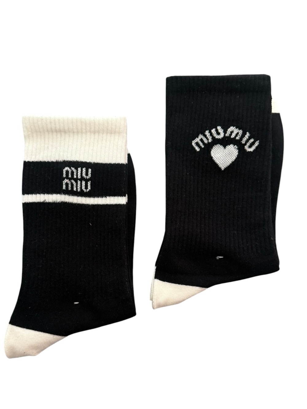 2 Pair Miu Miu Outlet Black & White Heart Logo Crew Socks